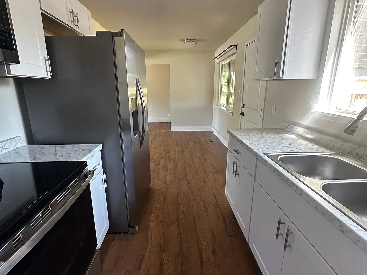 3 bed, 1500 sqft, $2,550 — Photo 4