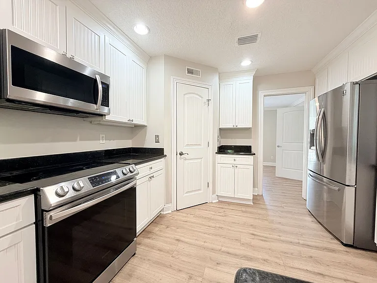 5511 La Moya Ave — Photo 9