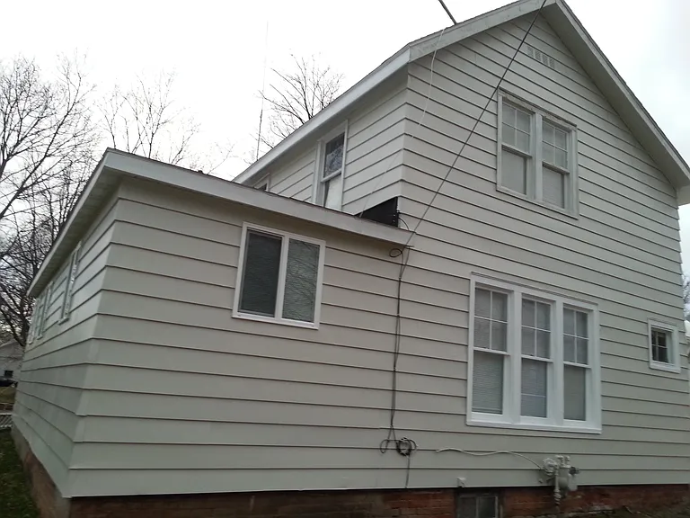 113 Woodward St — Photo 3