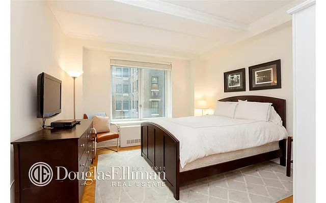 Rented by Douglas Elliman | media 7