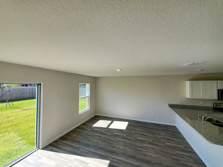 474 Delmonico St NE — Photo 3