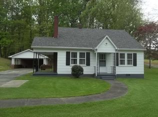 1992 Shoals Rd, Pinnacle, NC 27043