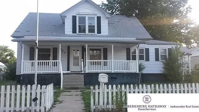 1st image of 323 W B St