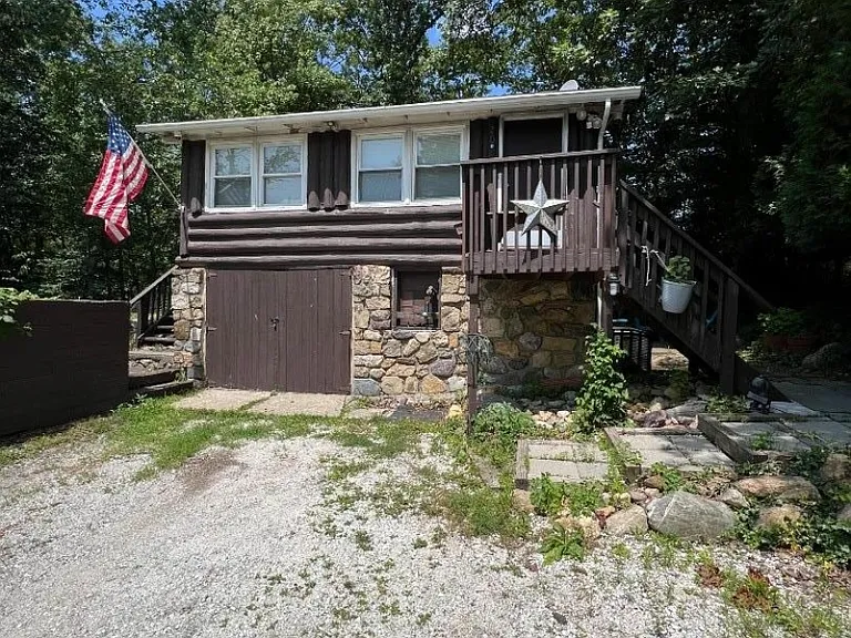 20 Wildwood St — Photo 1