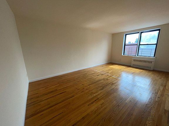 4th image of 534 Morris Park Ave #3C