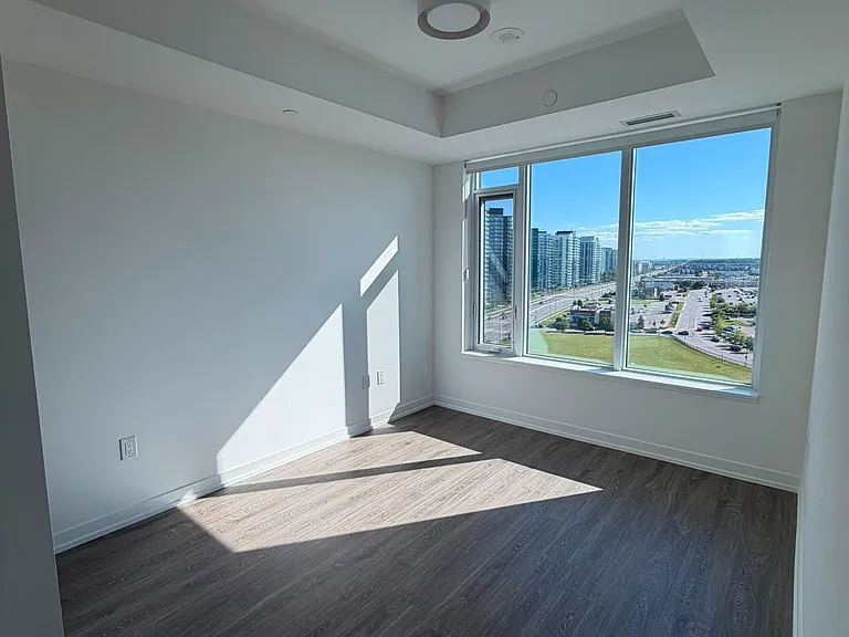 2485 Eglinton Ave W #1323 — Photo 20