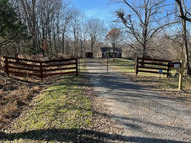 160 Thompson Ln — Photo 1