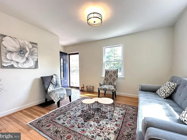 2206 S Pollard St, Arlington, VA 22204