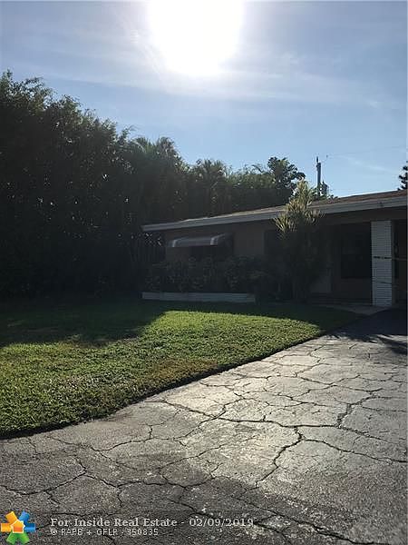 1st image of 2600 NE 35th Dr #1