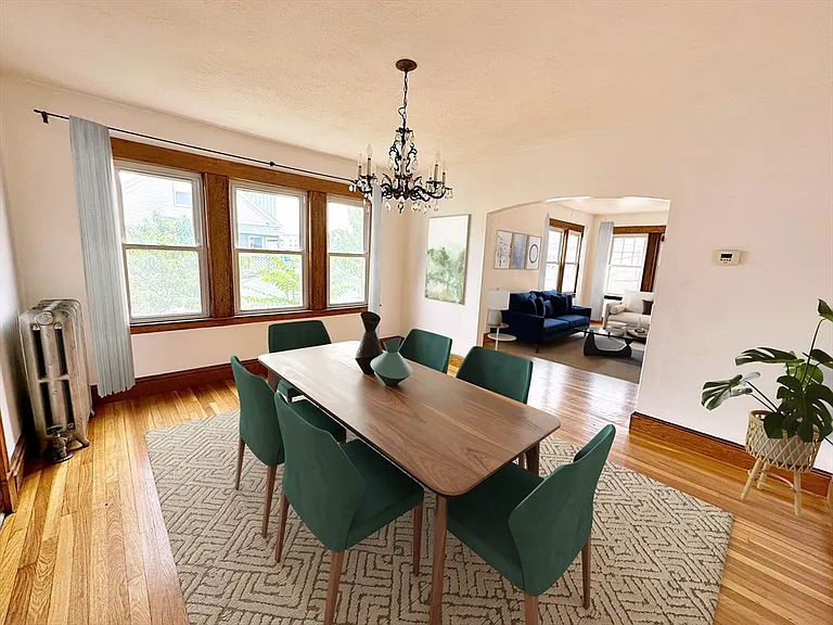 11 Puritan Rd — Photo 2