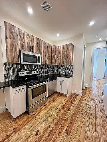 570 Evergreen Ave #1L Photo 1