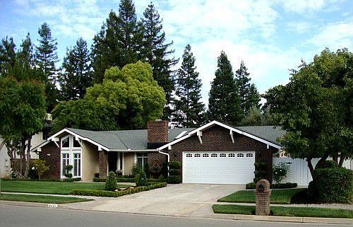 1st image of 8721 N Fuller Ave