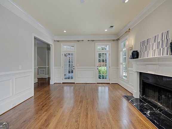 5th image of 3014 Greendale Dr NW