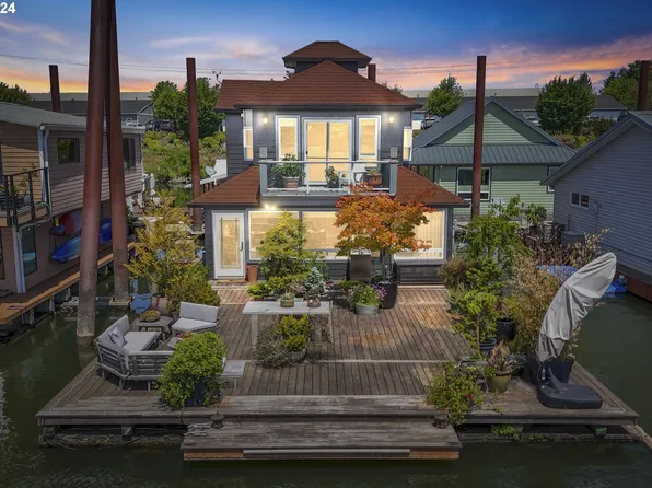 2630 N Hayden Island Dr Slip 14, Portland, OR 97217