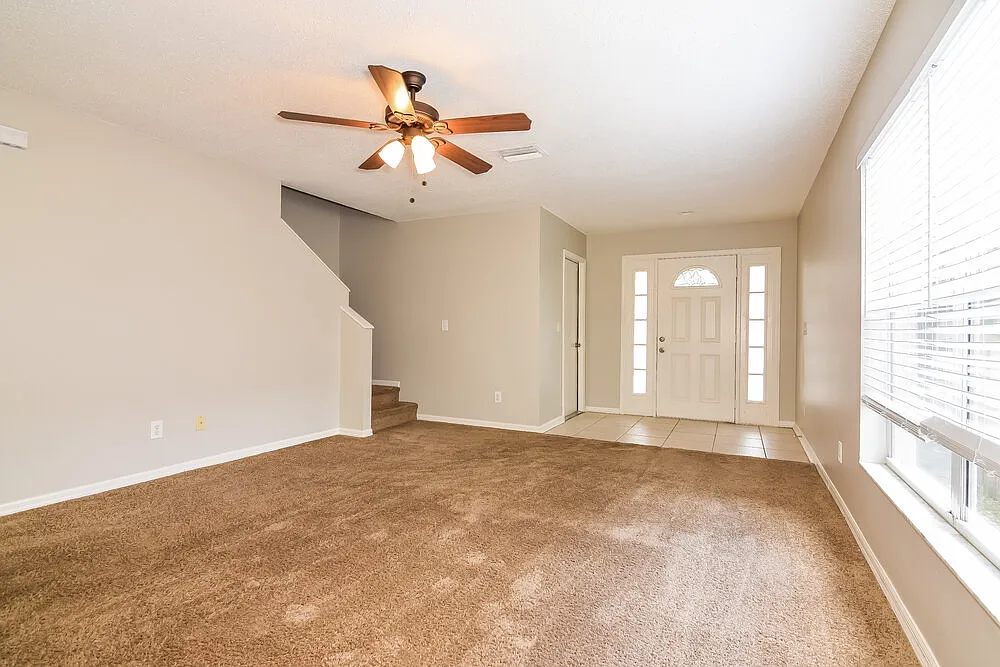 4 bed, 2.0 bath, 1503 sqft, $2,180 — Photo 2