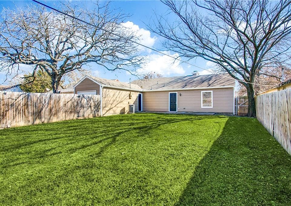 2nd image of 1533 Fox Run Dr