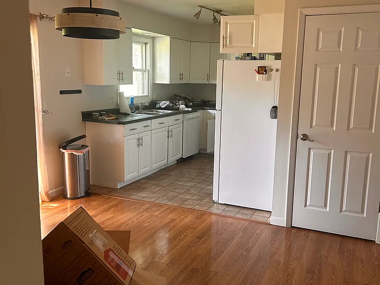 1305 W Benton St — Photo 5