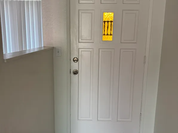 2221 E Lenita Ln, Santa Ana, CA