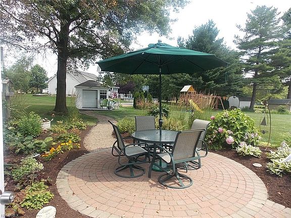 2nd image of 692 Thelma Dr