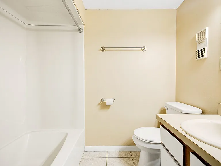611 Olympic Dr #B-4 — Photo 11