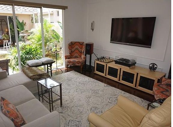 4th image of 4036 Jardin Ln