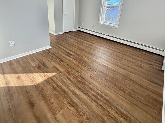 4th image of 886 Dixwell Ave #2L