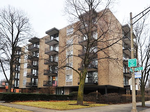2nd image of 424 Park Ave APT 502