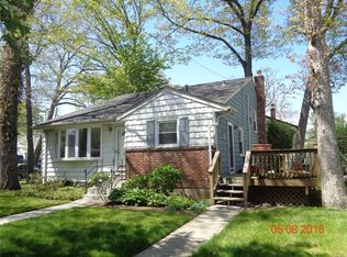 95 Colonial Ave, Freeport, NY