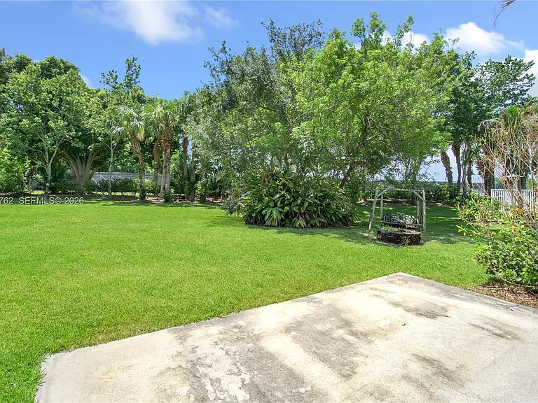 5603 SE Graham Dr — Photo 6