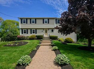 44 Cobblestone Ter, Cranston, RI 02921