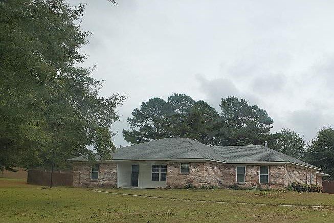 2nd image of 1409 Fairway Dr