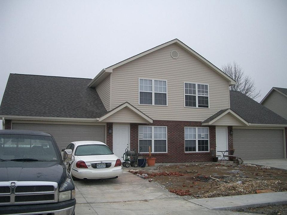 2nd image of 1215-1217 Remington Dr