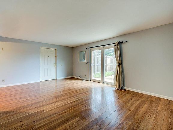5th image of 10439 Briarbend Dr APT 2