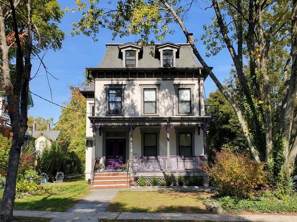 46 Voorhis Ave APT 3