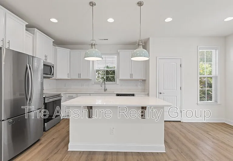 404 Avery Glenn Way — Photo 13