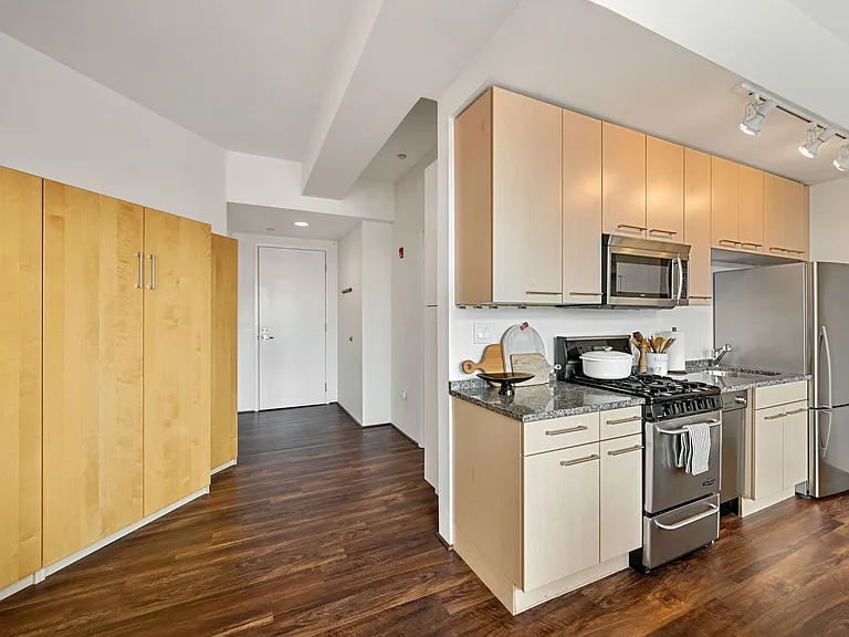 35 Fay St #510 — Photo 12