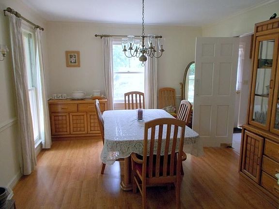 5th image of 2082 Shady Ln
