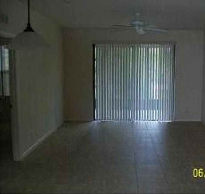 2nd image of 2872 Glenridge Cir