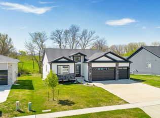 1532 Marina Cove Dr, Polk City, IA 50226