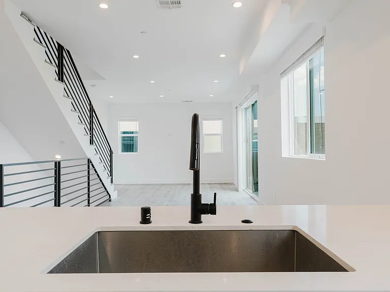 10853 Otsego St — Photo 11