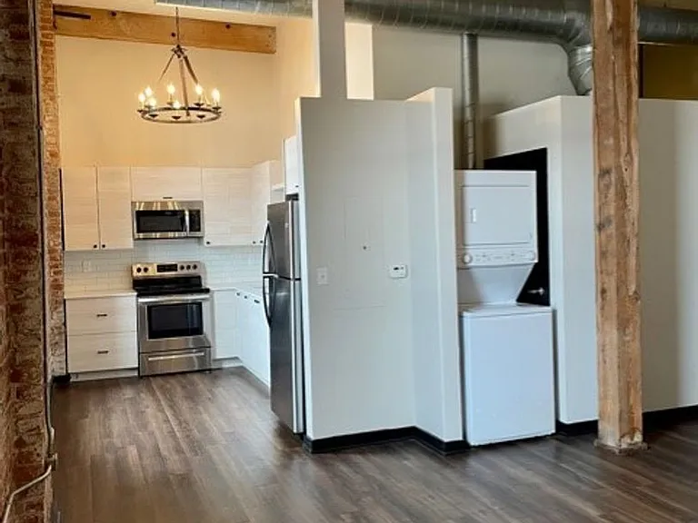 Landmark Lofts Apartments — Photo 48