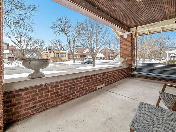 4th image of 17 S Maple St