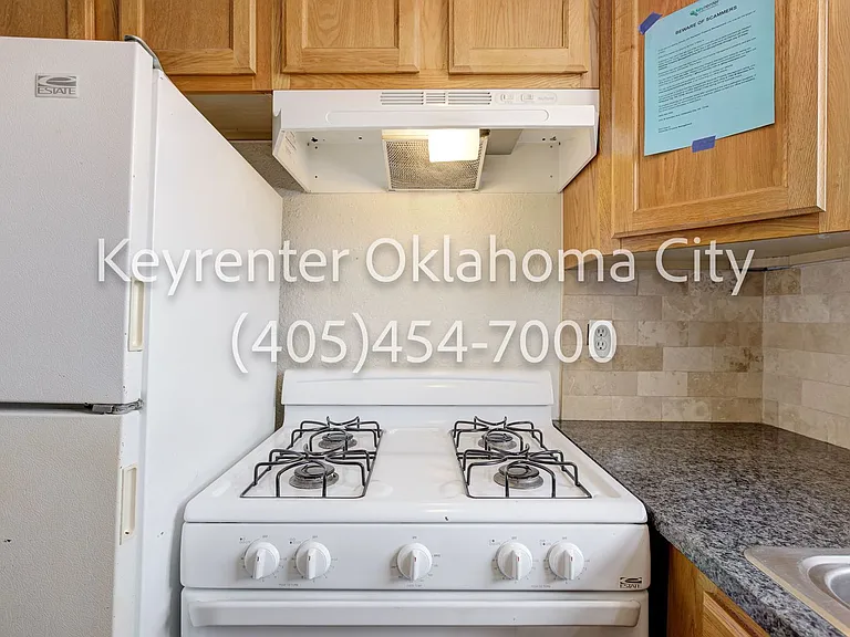 1700 N Robinson Ave — Photo 21