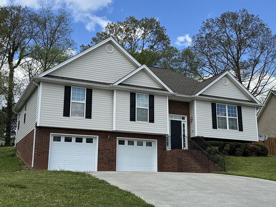 1st image of 318 Peachtree Cir