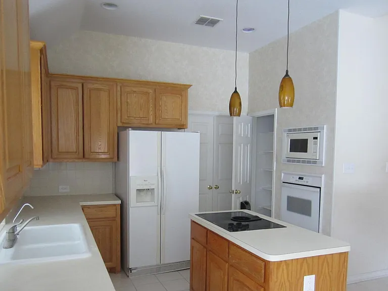 7016 Randall Way — Photo 8
