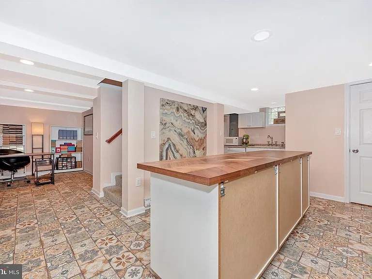 7023 Deerfield Rd — Photo 18