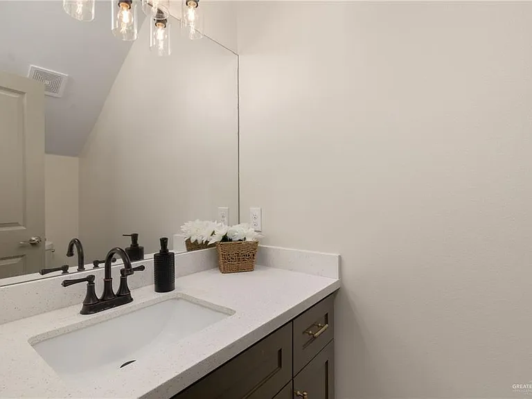4700 W Huckleberry St #2 — Photo 6