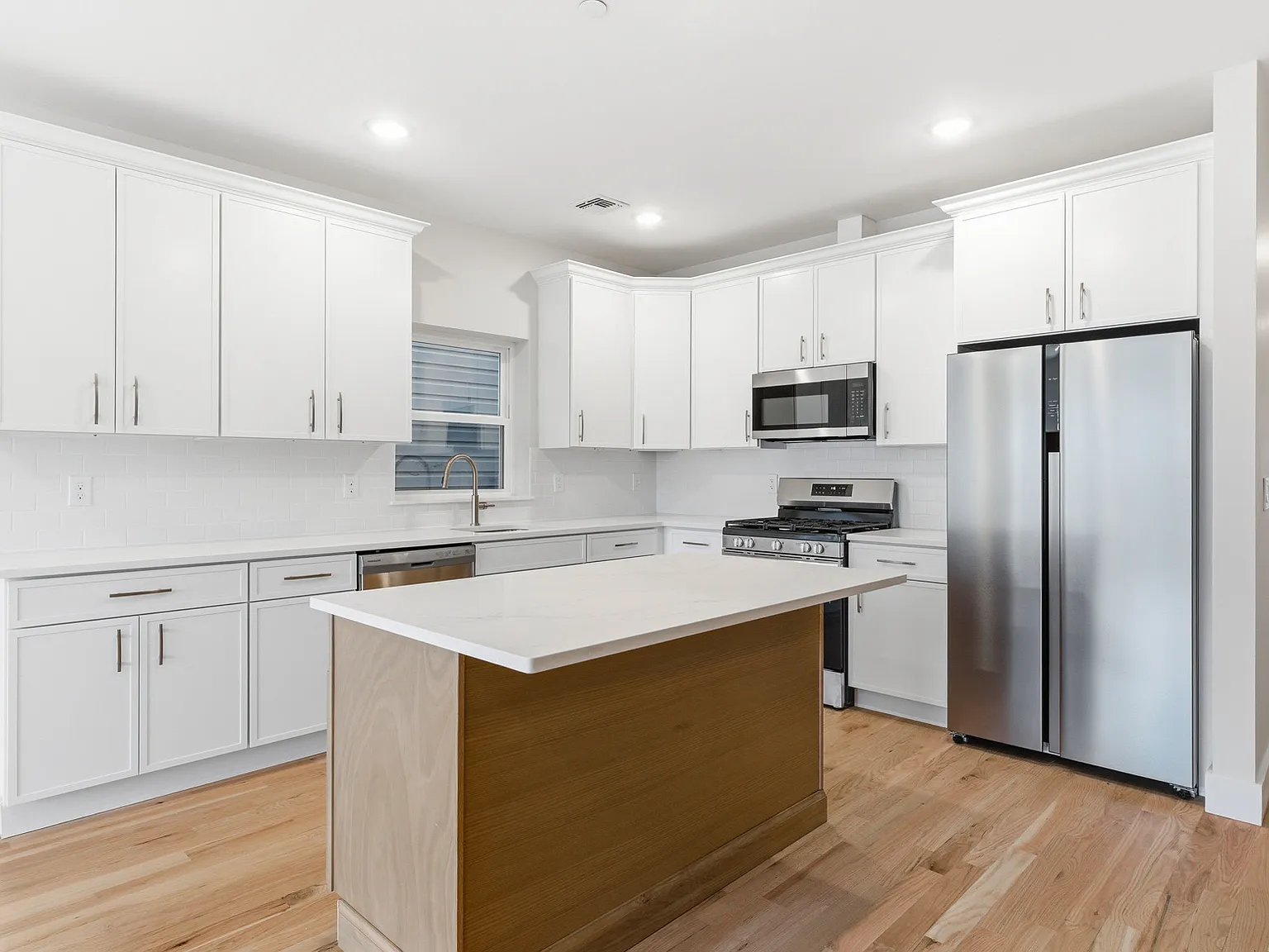 3 bed, 1500 sqft, $3,000 — Photo 2