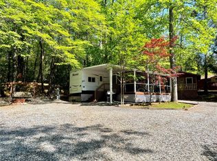 252 Camptown Trl, Cleveland, GA 30528