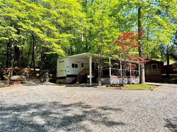 252 Camptown Trl, Cleveland, GA 30528
